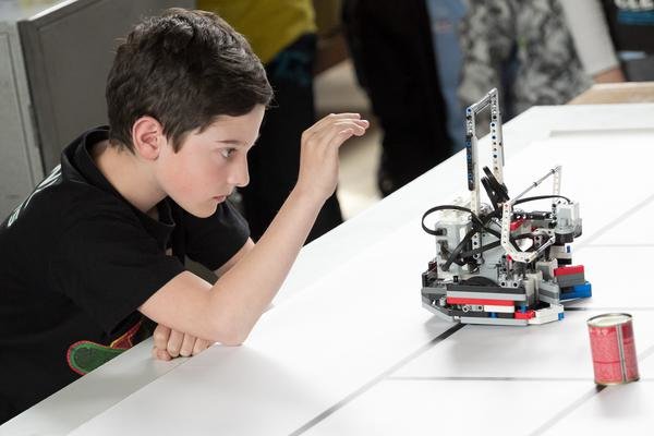 Istrobot 2016 - dominovala umelá inteligencia, roboty a drony 