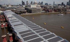 Londýn má najväčší solárny most na svete