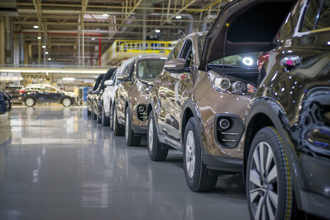 Moderné manipulátory uľahčujú prácu operátorom v Kia Motors Slovakia Moderné manipulátory uľahčujú prácu operátorom v Kia Motors Slovakia