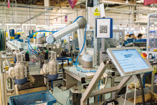 Vysoká konkurencieschopnosť v ASSA ABLOY vďaka kolaboratívnym robotom Vysoká konkurencieschopnosť v ASSA ABLOY vďaka kolaboratívnym robotom