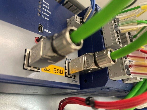 Rýchla a spoľahlivá výmena dát vďaka ethernetu: rozvoj spolupráce medzi AXIMA AUTOMATION a skupinou LAPP