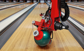 Bowlingový robot zdatným protivníkom profesionálnych hráčov