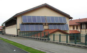 Vzájemná kombinace tepelných čerpadel a solární soustavy v městysi Lukavec