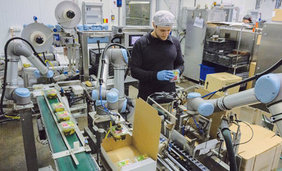 Atria balí potraviny pomocí uživatelsky přívětivých robotů