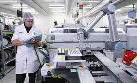 Magneti Marelli v Kechneci znížila chybovosť a zvýšila rýchlosť linky vďaka kobotom UR
