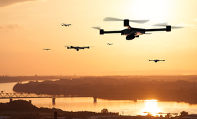 Dronov vo vzdušnom priestore pribúda, podľa odborníkov je potrebné ich manažovať.