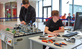 Mladé talenty sa stretli na súťaži Skills Slovakia – Mladý mechatronik