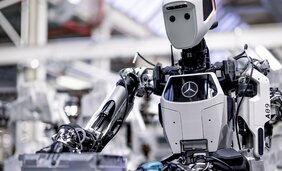 Humanoidné roboty začínajú ukazovať svoje schopnosti v automobilovom priemysle