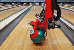 Bowlingový robot zdatným protivníkom profesionálnych hráčov Bowlingový robot zdatným protivníkom profesionálnych hráčov