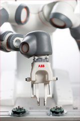 Koncepcia dvojramenného robota Koncepcia dvojramenného robota
