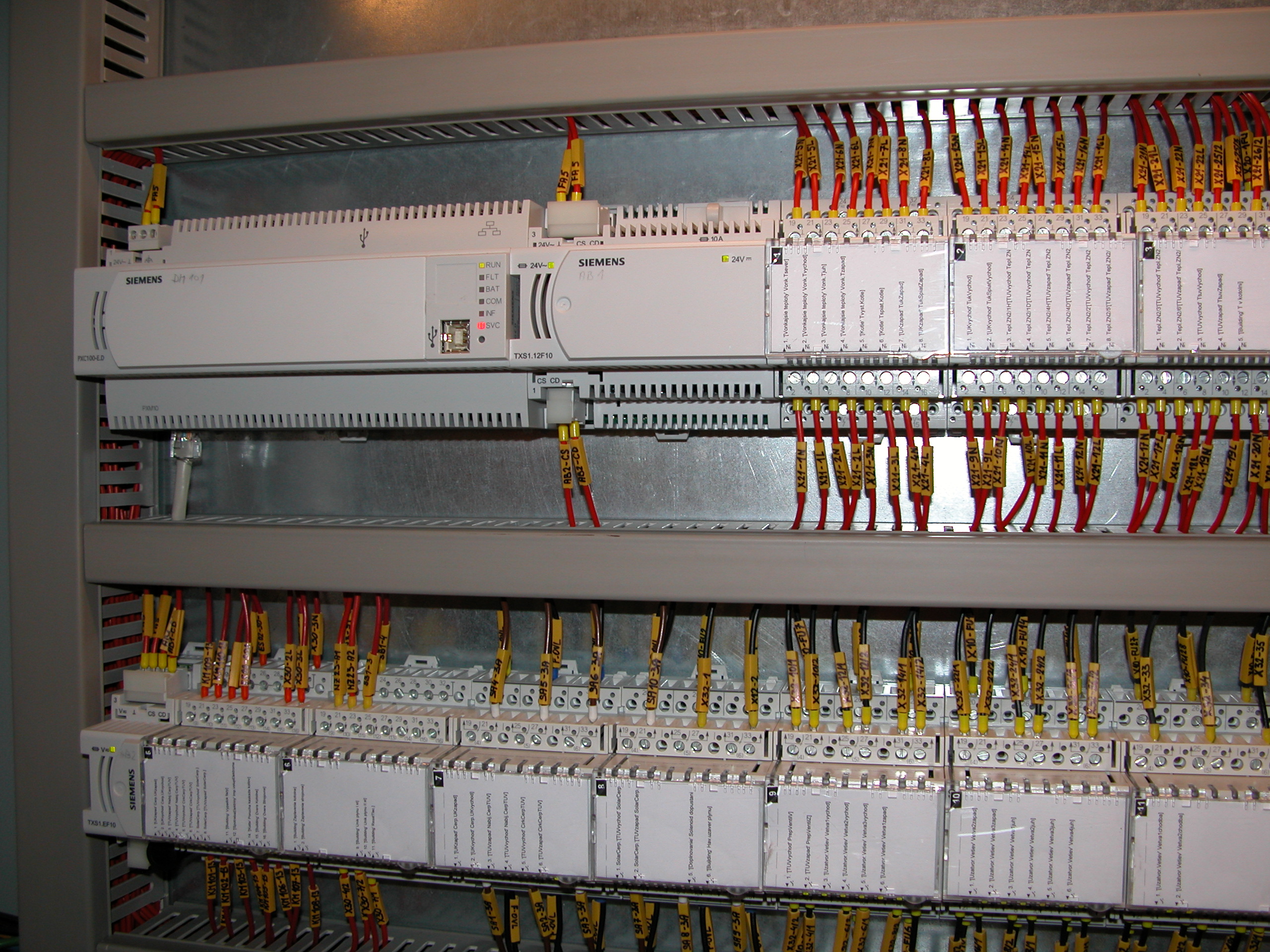 Obr. 6 Riadiaci systém Siemens PXC 100-E.D.