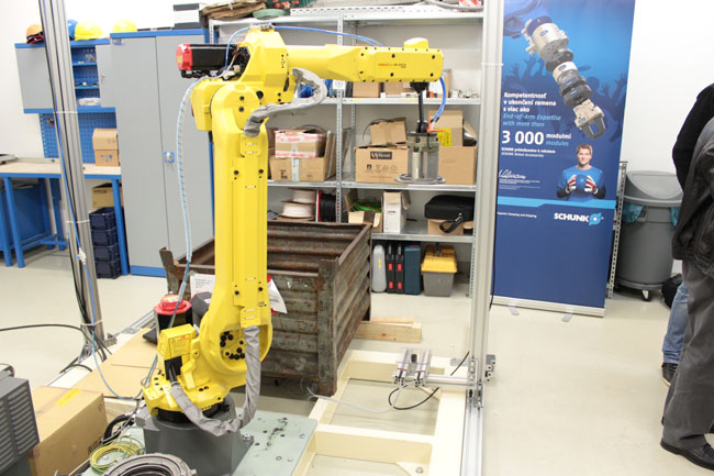 Robotická bunka odbremeňuje od namáhavej práce - IMG_2268