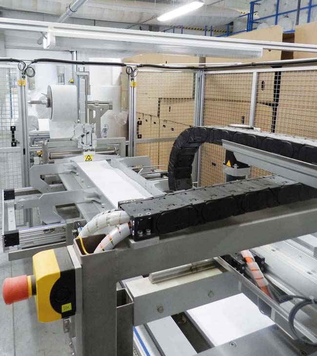 Pri výrobe filtrov asistuje moderná automatizácia - obr1
