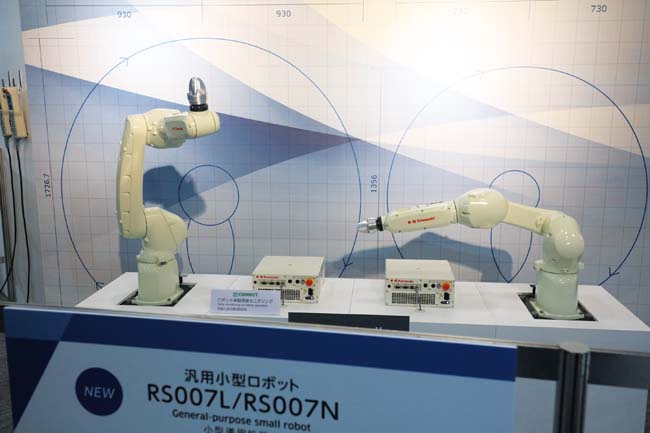Na irex v tokiu svetová robotika - 5
