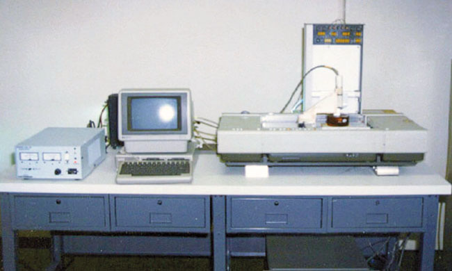 Obr. 3 Zariadenie SLA-1 využívajúce princíp stereolitografie