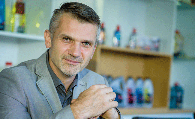 Unikátna, úplne automatická plniaca linka v df partner - obr1