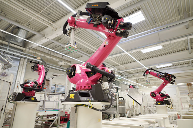 Výroba podľa koncepcie priemysel 4.0 alebo digitalizácia a jej pôsobenie na nás - Roboty vo výrobe