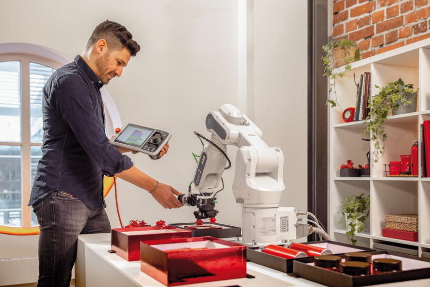GoFa™ a SWIFTi™ – nová generácia kolaboratívnych robotov ABB 
