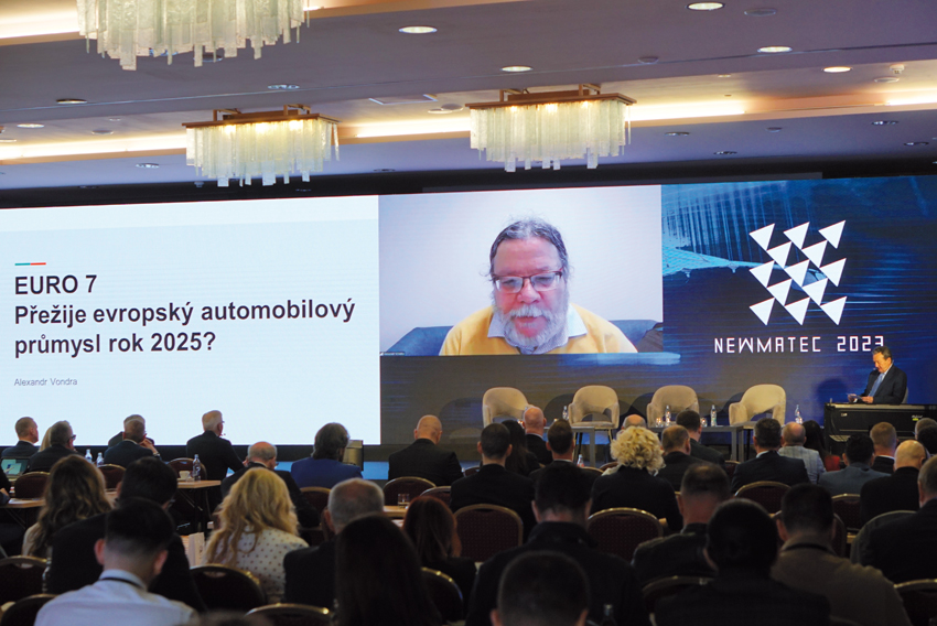 Obr. 2 „Európsky automobilový priemysel rok 2025 prežije, ale v ohrození je jeho konkurencieschopnosť,“ uviedol vo svojom vzdialenom vystúpení poslanec Európskeho parlamentu Alexander Vondra.