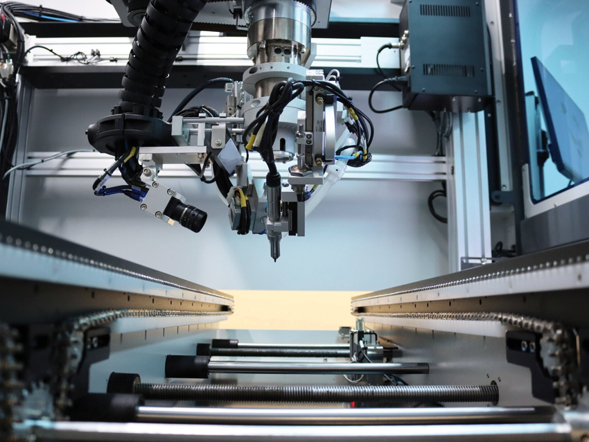 Spájkovacie roboty zvyšujú produktivitu a presnosť