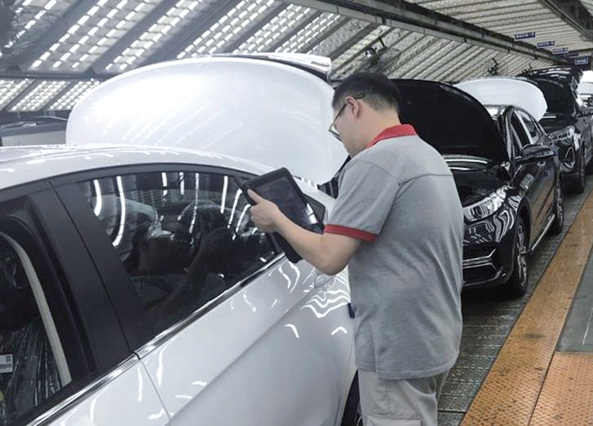 Výrobca automobilov úspešne využíva mobilné odolné tablety a ručné počítače 