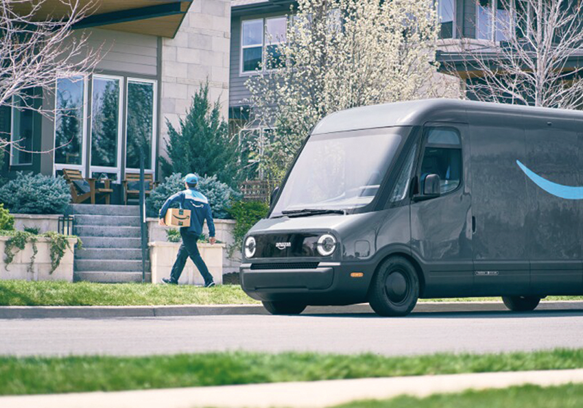 Obr. 1 Amazon testuje nákladné autá s elektrickým pohonom. (Zdroj: Amazon Sustainability)