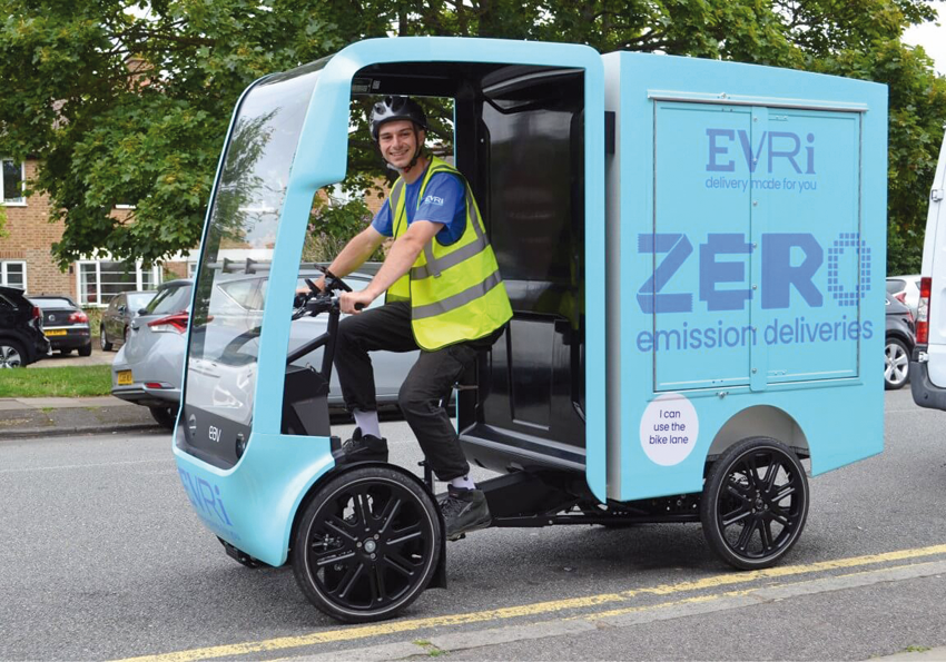 Obr. 4 Evri na doručovanie balíkov k zákazníkovi používa elektrobicykle. (Zdroj: Zoomo)