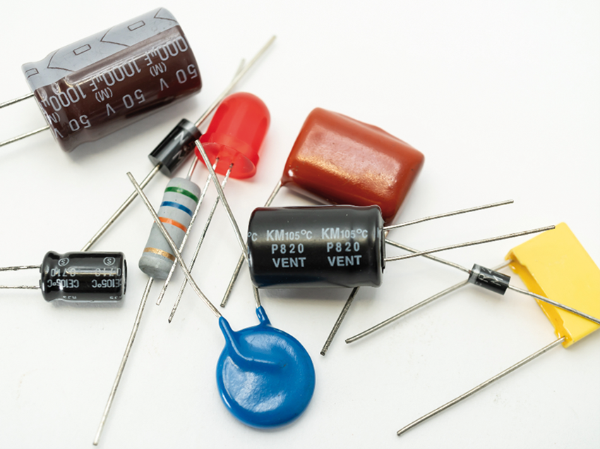 Obr. 1 Analógové elektronické komponenty