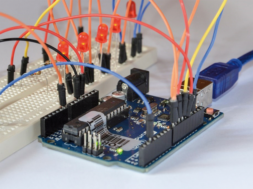 Obr. 2 Elektronický projekt na báze Arduino