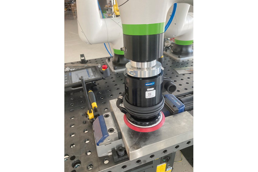 Obr. 16 Automatický leštiaci systém firmy Fanuc a Schunk (Lilko, 2022)
