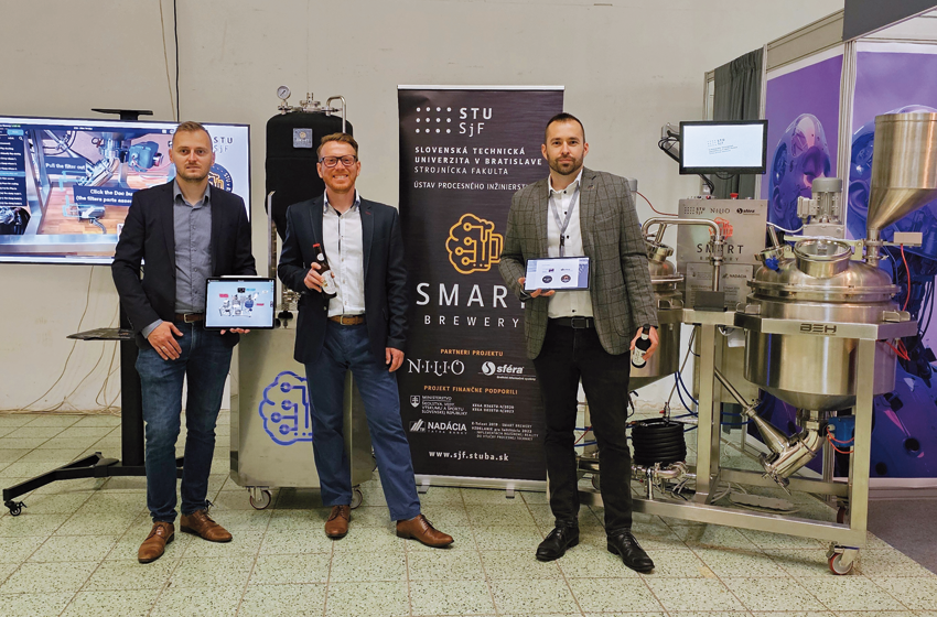 Zľava: Ing. Matúš Pružinec, SFÉRA, a. s., Ing. Matúš Kozina, pivovar NILIO, doc. Ing. Peter Peciar, PhD., ÚPI SjF STU v Bratislave na Medzinárodnom strojárskom veľtrhu 2024 v Nitre