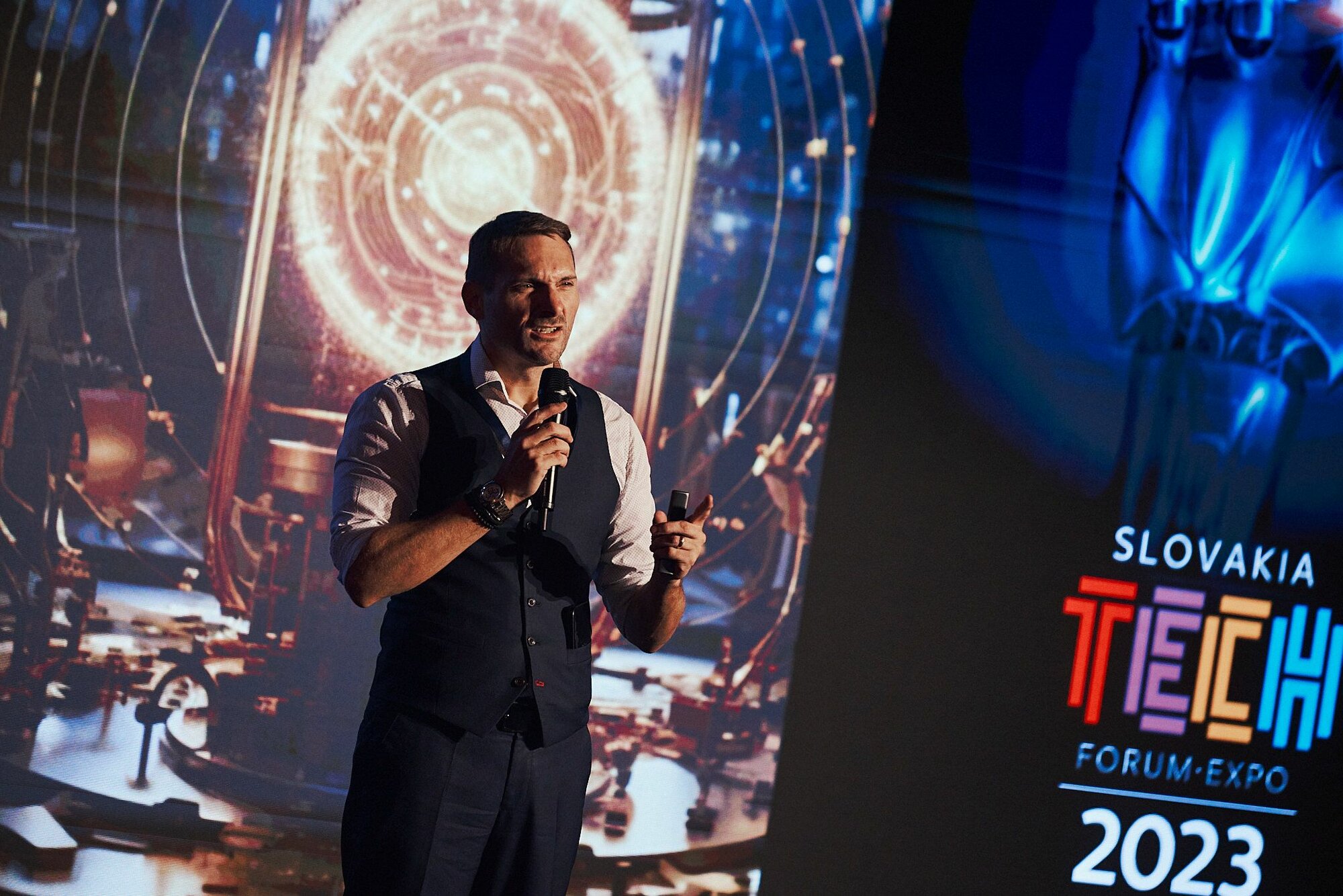 SlovakiaTech sa nemôže zaobísť bez prednášky britského futuristu Matthewa Griffina. Tentoraz porozpráva o budúcnosti bývania.