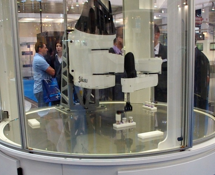 Obr. 2 Robot Scara TP80 od spolocnosti Staubli