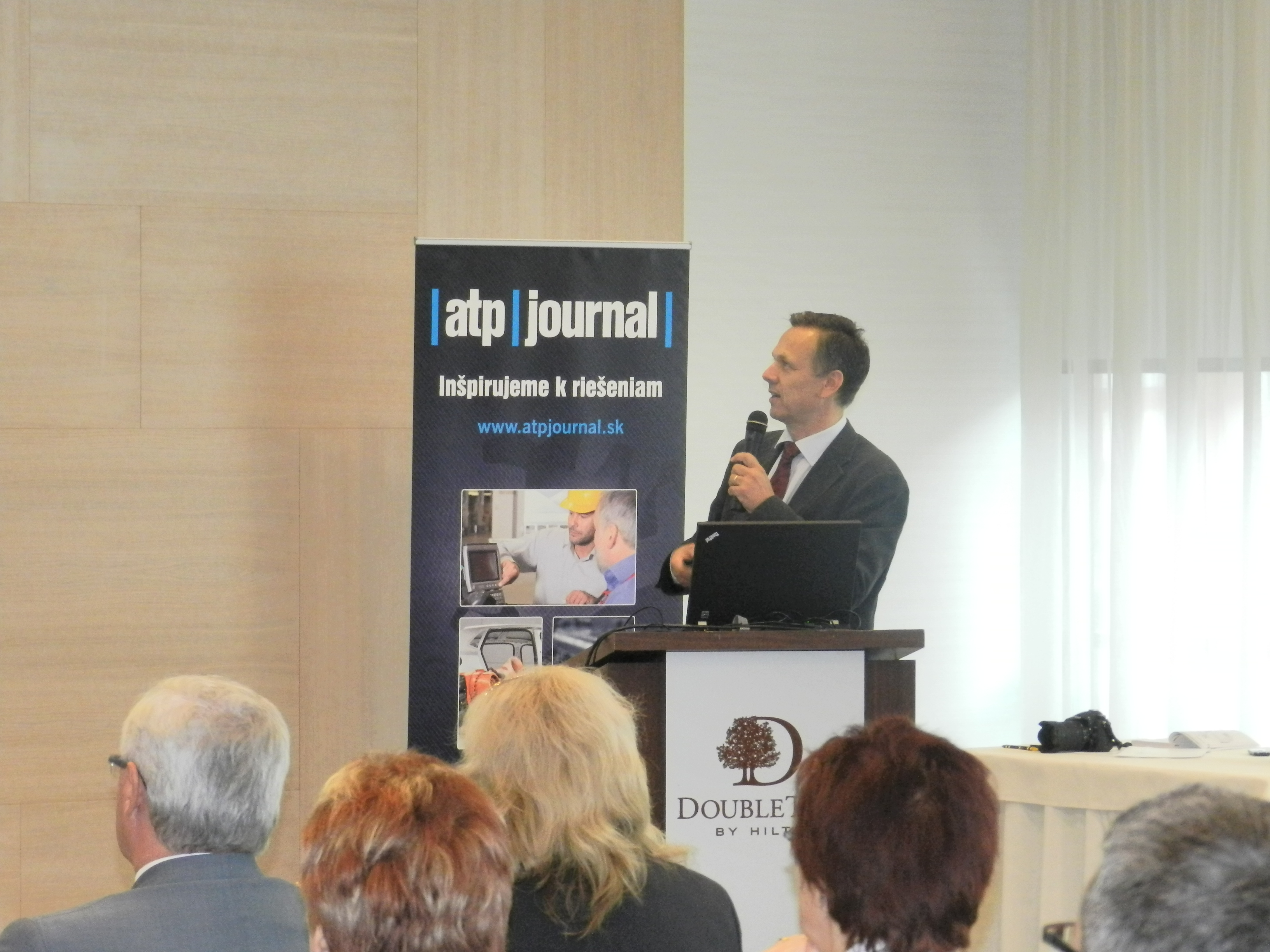 Obr. 1 Jednu zo zaujímavých prednášok na tému nových prístupov v spoľahlivostnej údržbe mal doc. Ing. Juraj Grenčík, PhD. zo žilinskej univerzity
