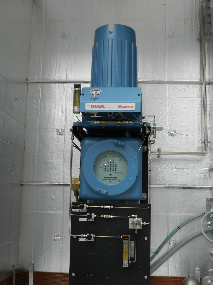 Obr. 10 Plynový chromatograf Emerson Process Management