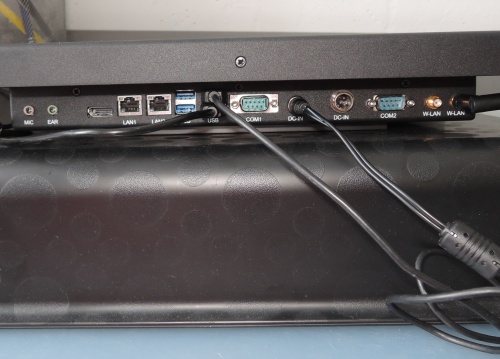 23 - přidali jsme myš, klávesnici a WiFi anténu