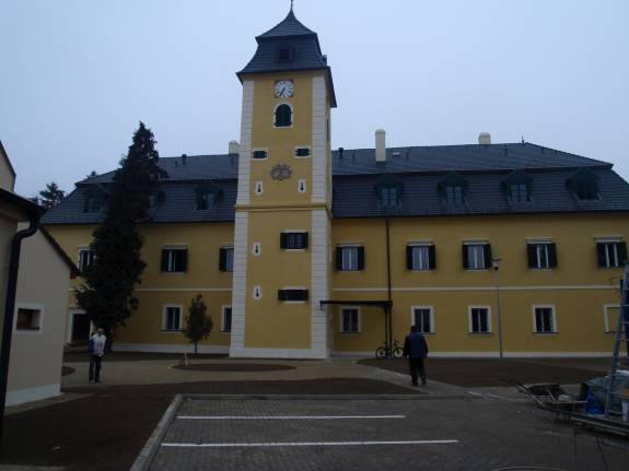 Obr. 2a Kaštieľ Záblatie - dom seniorov
