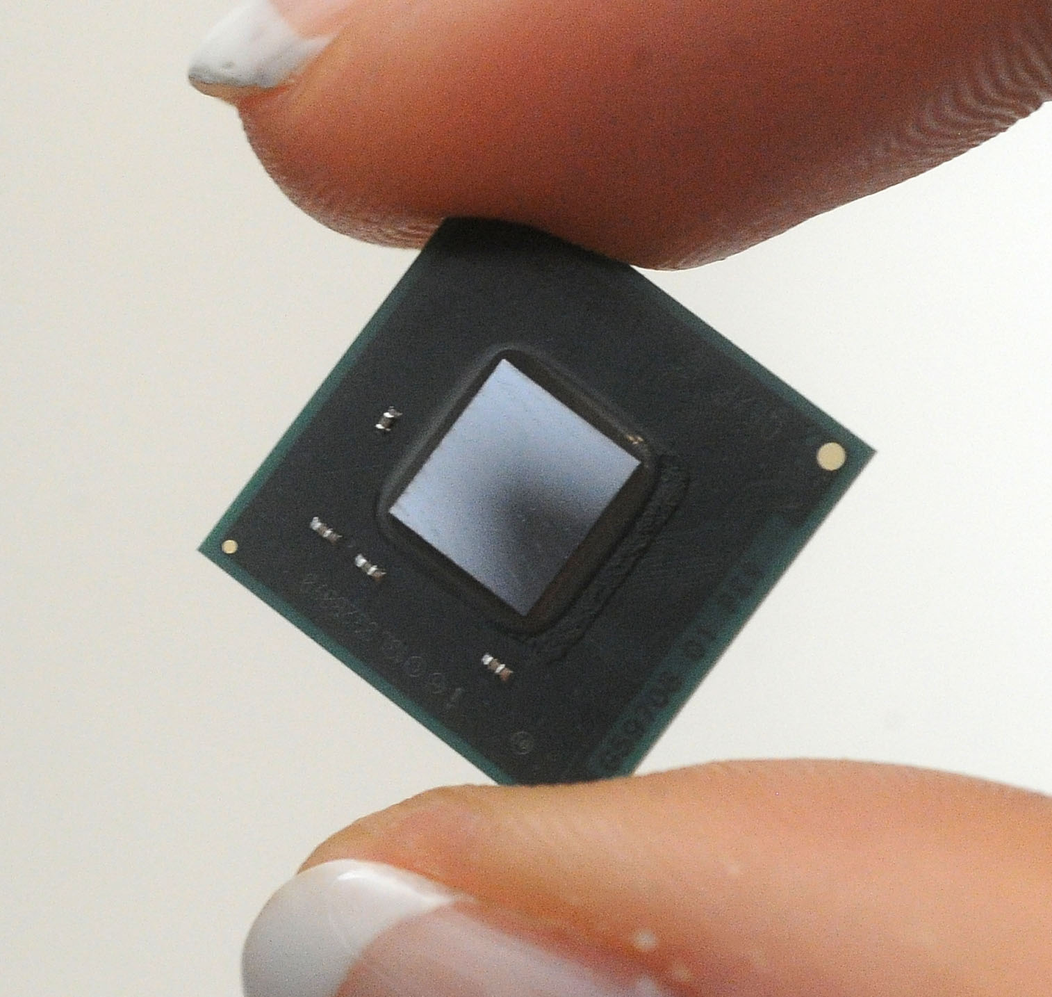 Intel Quark – ukážka miniatúrneho čipu vyrobeného pomocou 32nm technológie [6]