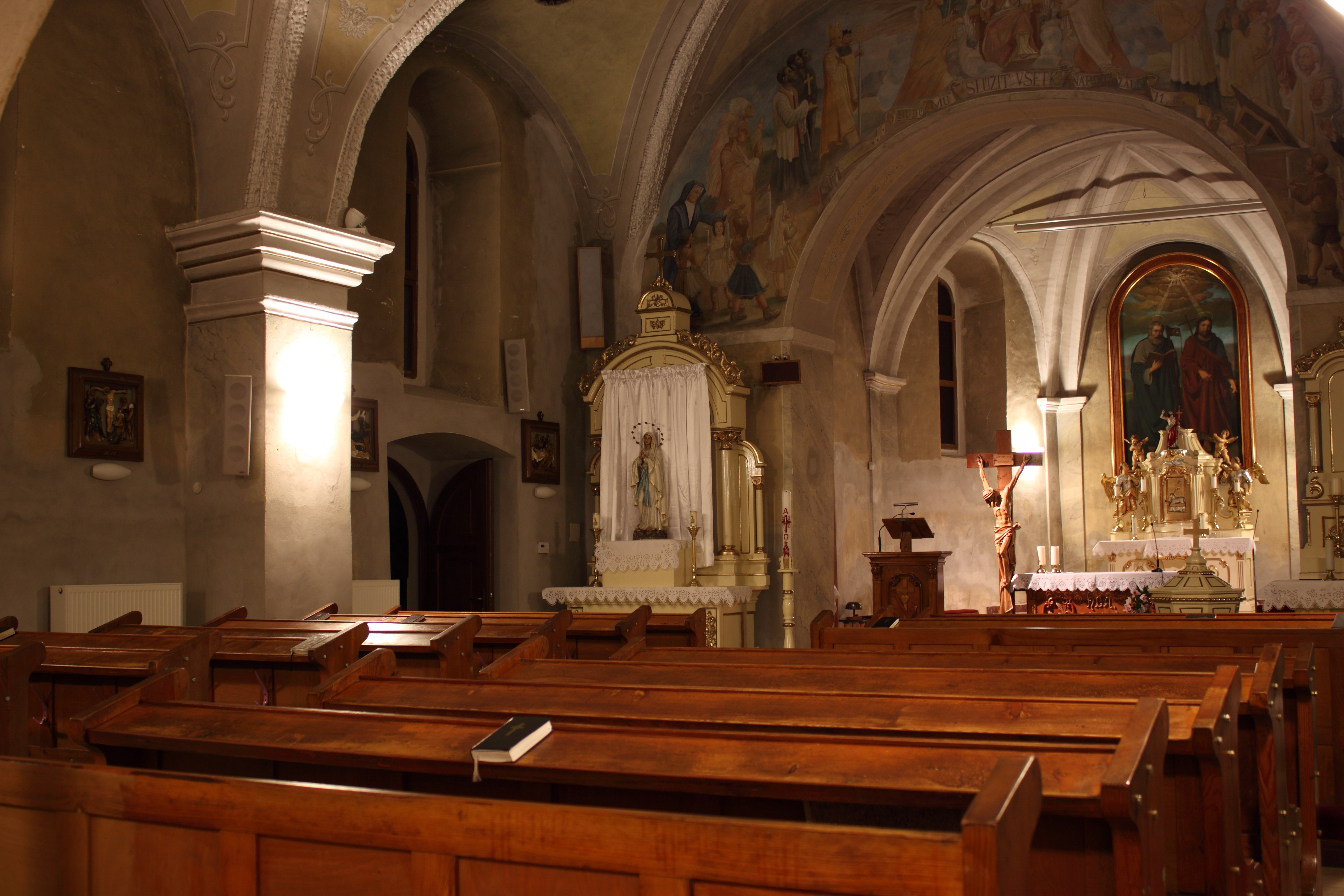 Osvetlenie Rímsko-katolíckeho kostola sv. Filipa a Jakuba vo Viničnom